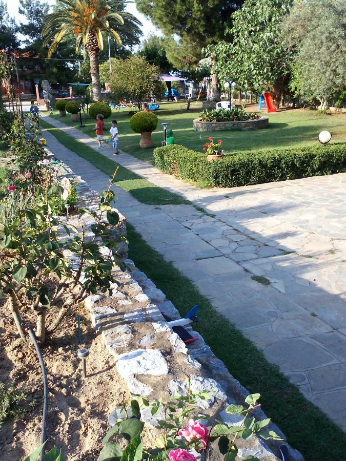 Апартаменты Jenny'S Garden Вурвуру Экстерьер фото